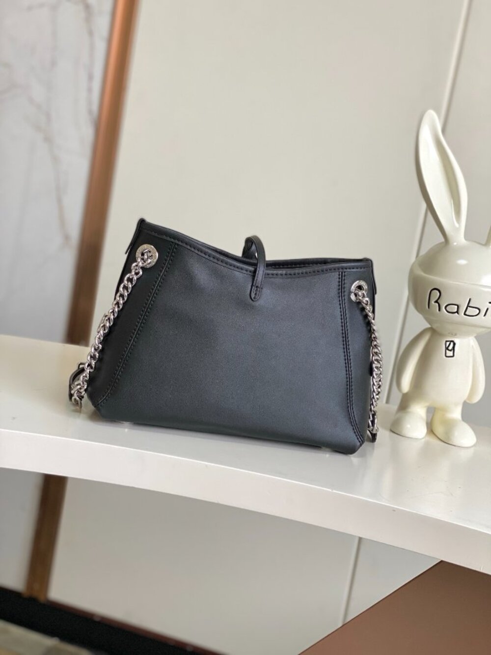 Louis Vuitton Shoulder Bag Carryall Cargo Vibe PM Lambskin M24861 - Picture 3 of 9